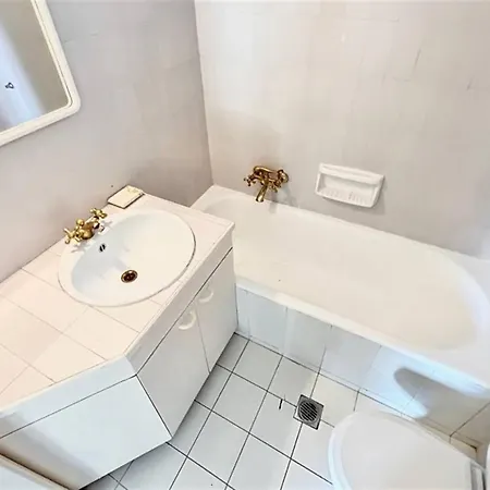 Nemesis House Semesterbostad